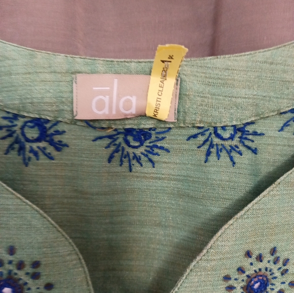 Ala Green Sequin Dressy Blouse Size Medium - Picture 4 of 4